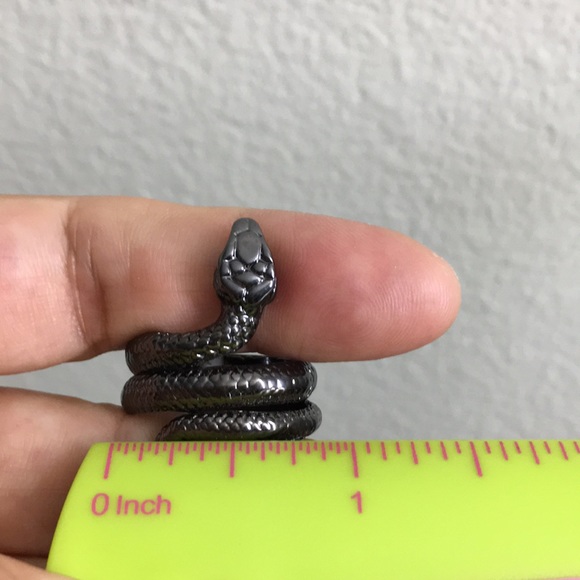 🖤New Snake ring - Picture 9 of 13